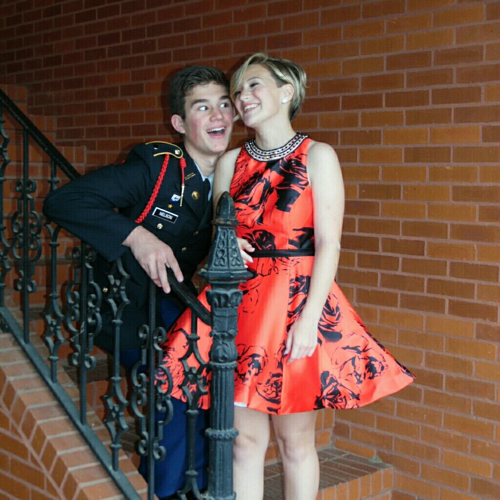 2017 Lucci Lu dress size 4